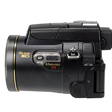 Nikon Coolpix 8800: Auf dem Objektiv befindet sich der Ein/Aus-Schalter fr den Bildstabilisator